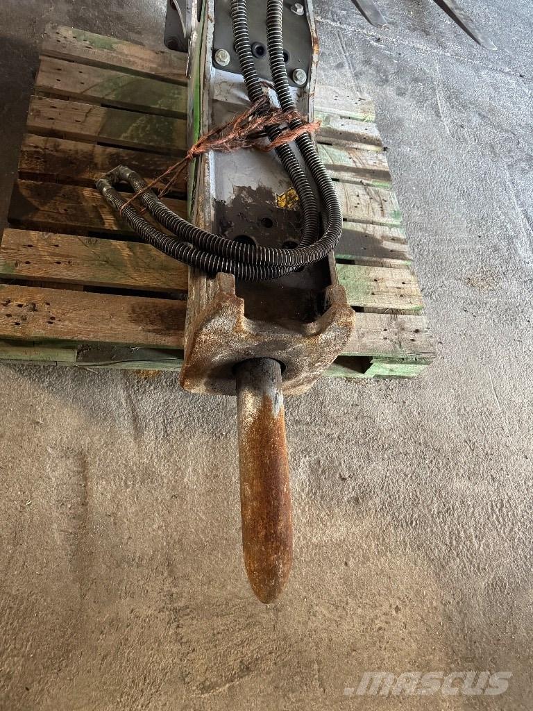 Hyundai R140W-9A  휠 굴삭기