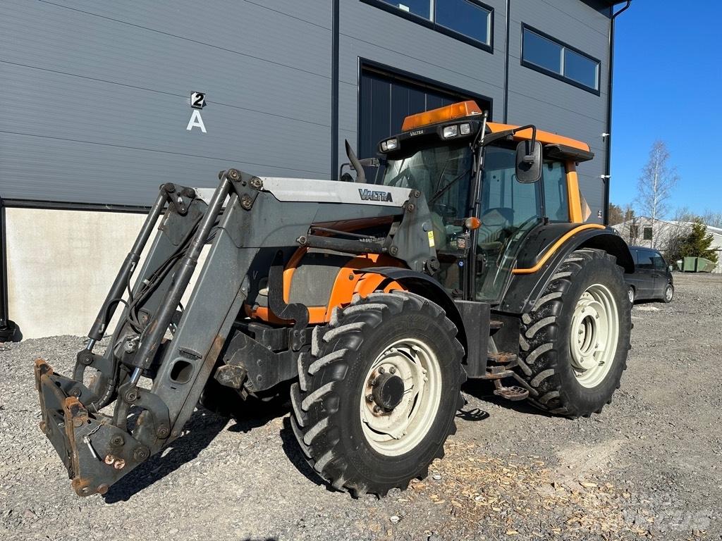 Valtra N101 트랙터