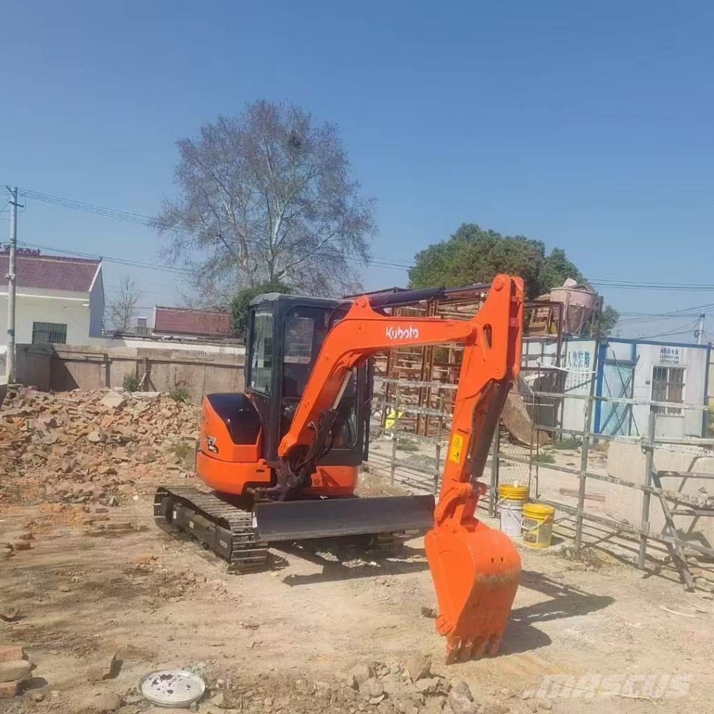 Kubota U 27 소형 굴삭기 7톤 미만