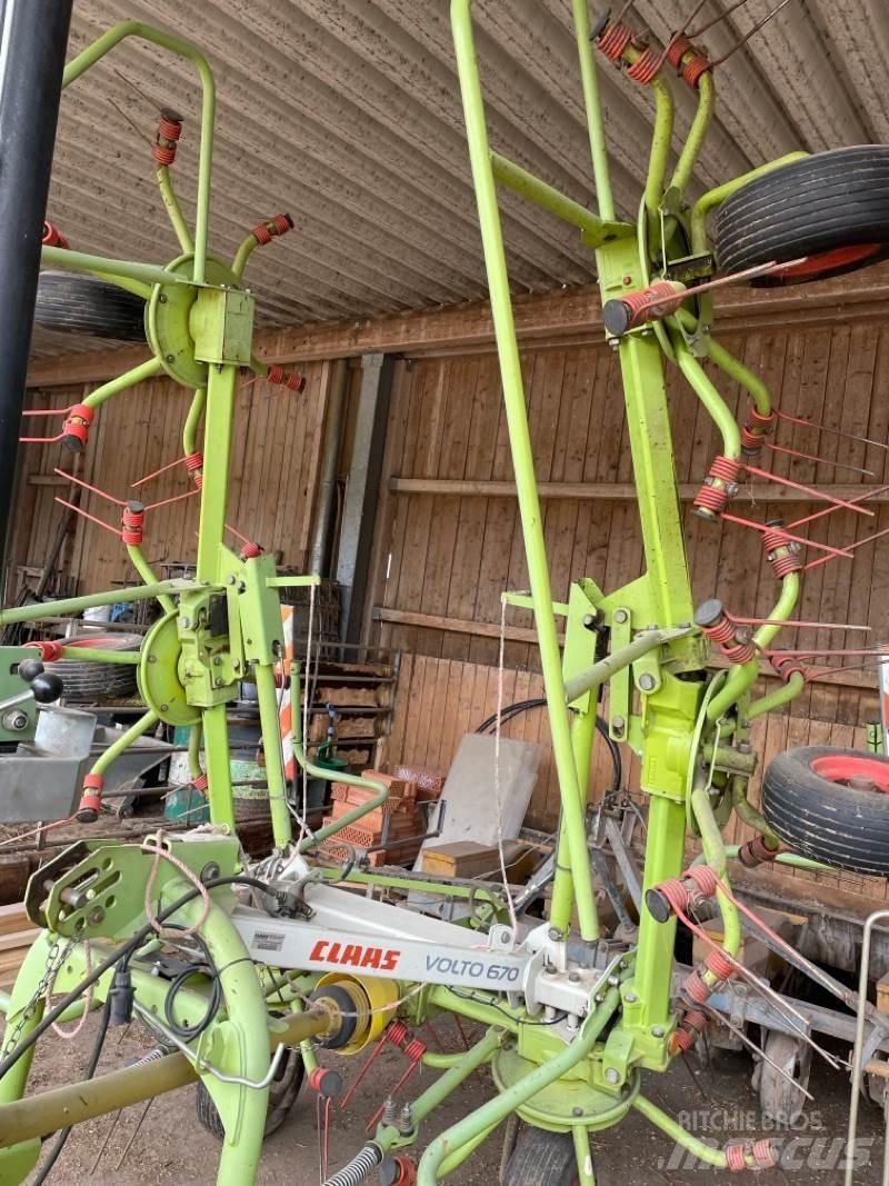 CLAAS Volto 670 갈퀴 및 테더