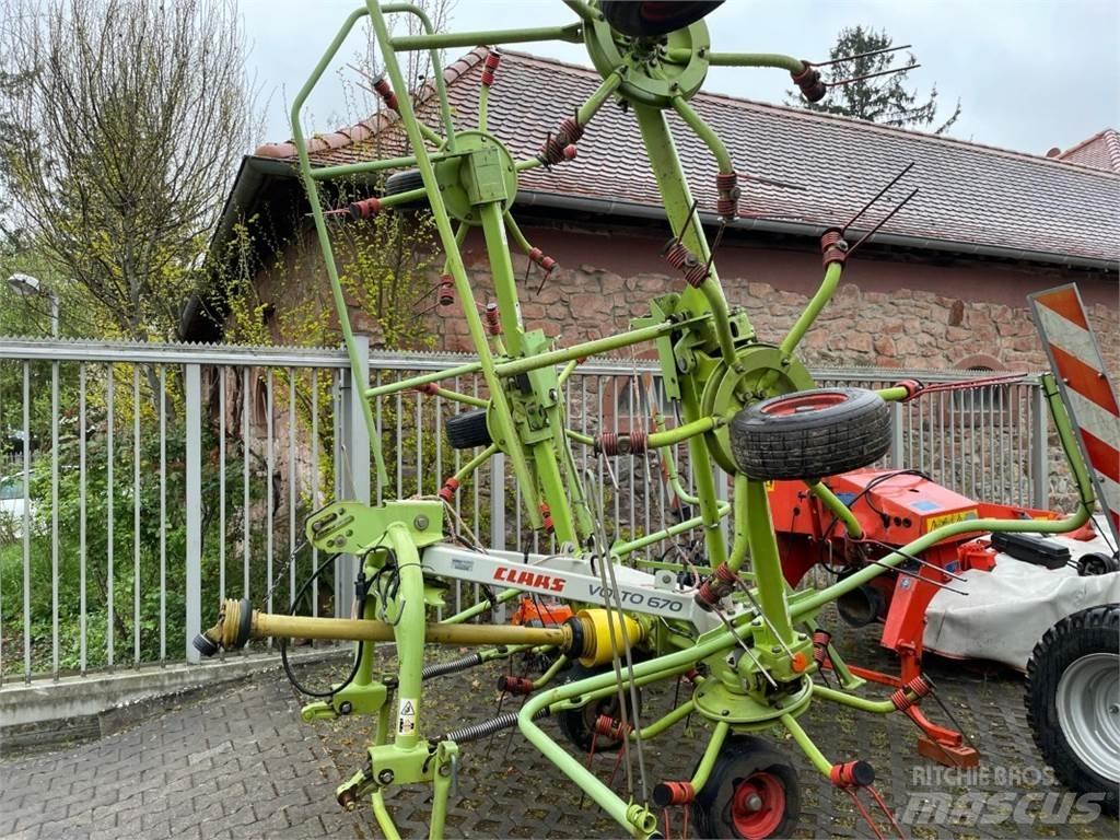 CLAAS Volto 670 갈퀴 및 테더