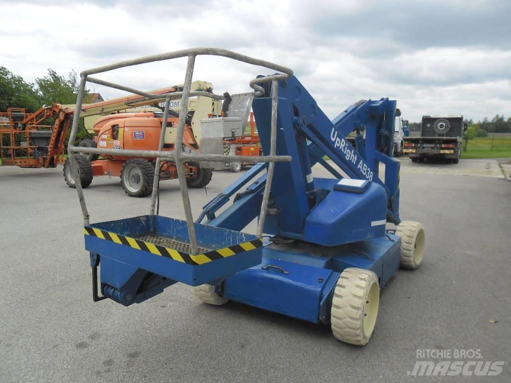 UpRight AB38N 관절형 전동이동 리프트