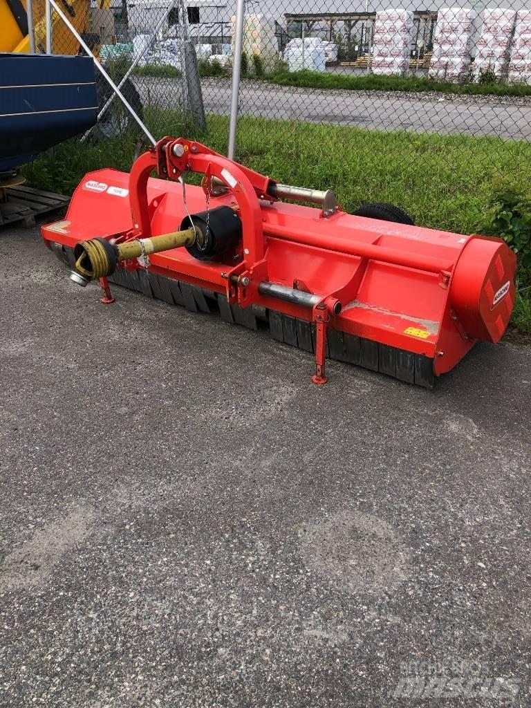 Maschio Tigre 300 목장 제초기 및 토퍼
