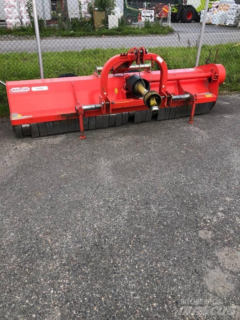 Maschio Tigre 300 목장 제초기 및 토퍼