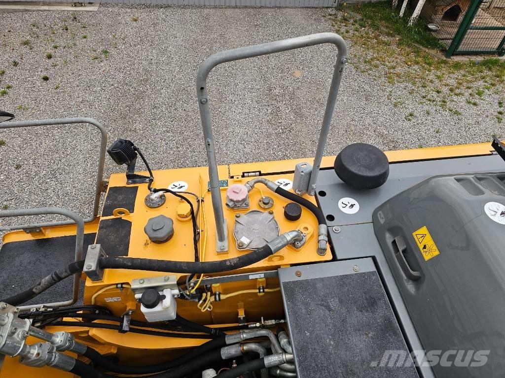 Liebherr R 922 LC 대형 굴삭기 29톤 이상
