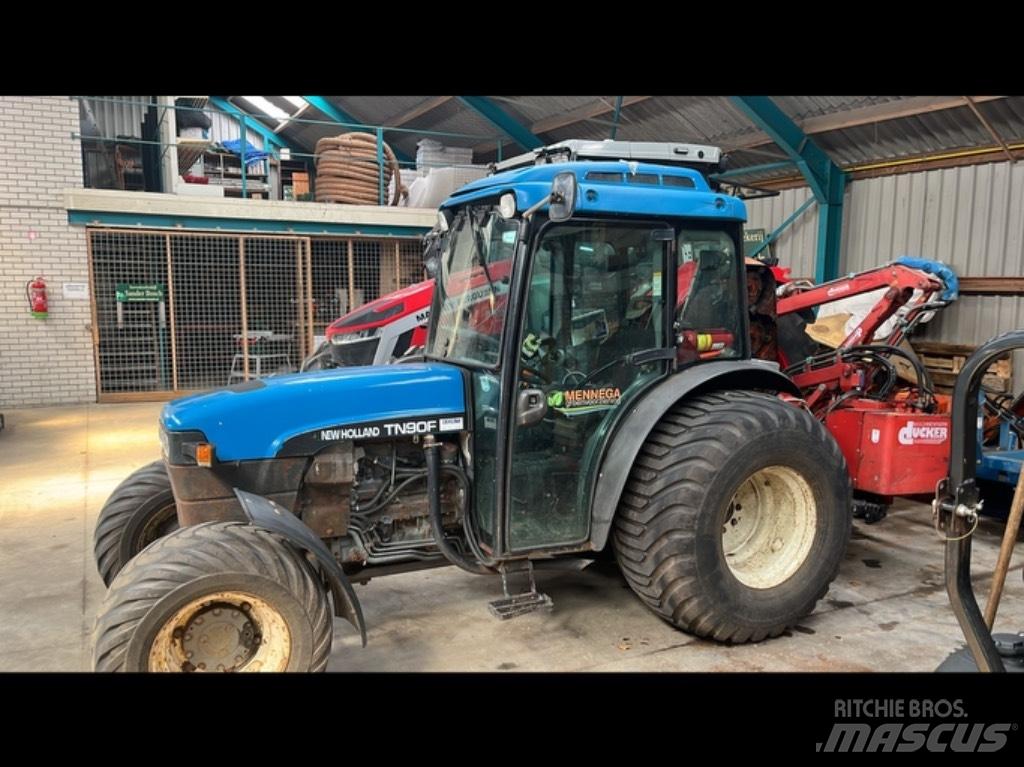 New Holland TN 90 F 트랙터