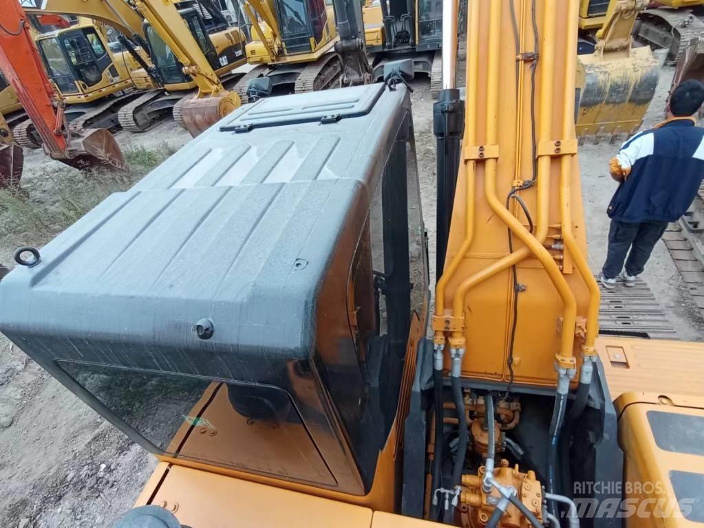 Hyundai Robex 215-9T 대형 굴삭기 29톤 이상