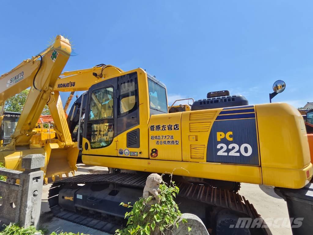 Komatsu PC 220-8 대형 굴삭기 29톤 이상