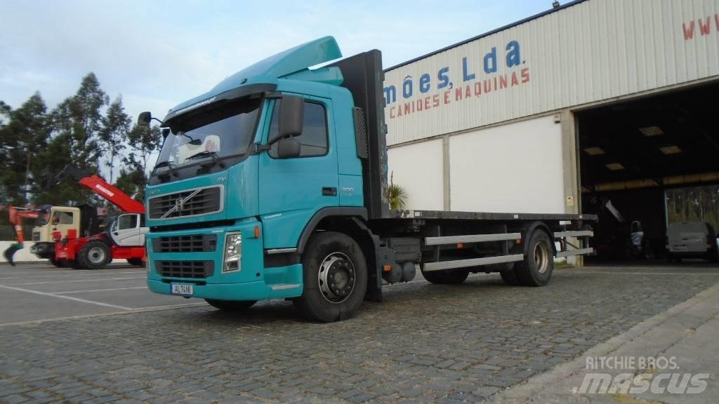 Volvo FM 9 300 플랫베드/드롭사이드 트럭