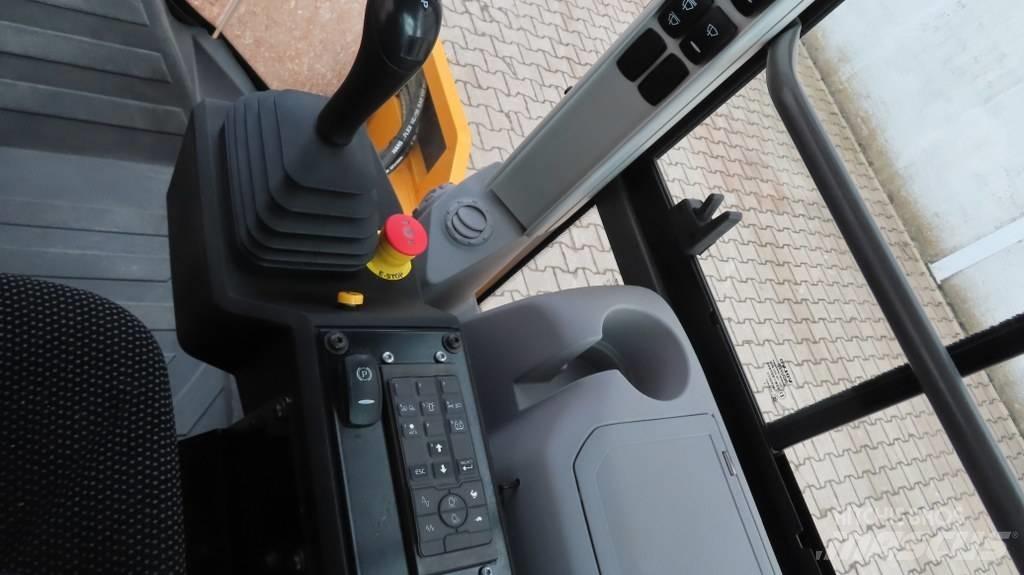 Volvo SD 135 B 싱글 드럼 롤러