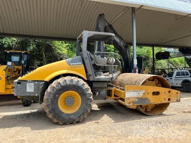 Volvo sd105DX 토양 다짐기