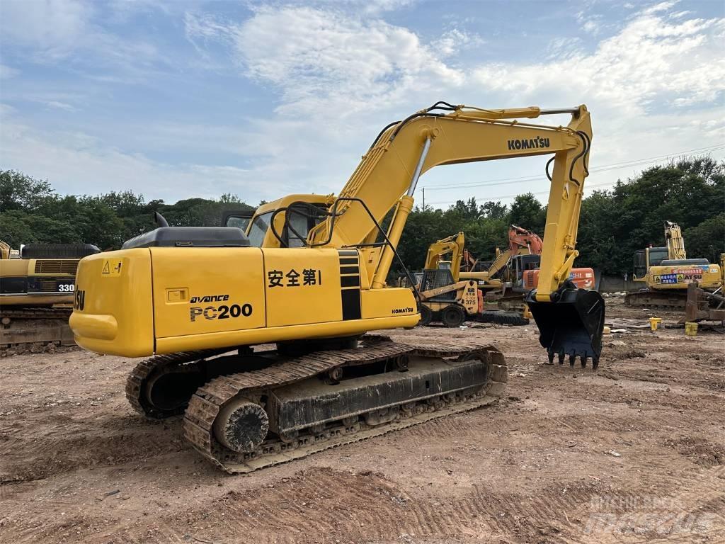 Komatsu PC 200 대형 굴삭기 29톤 이상
