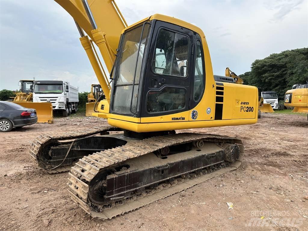 Komatsu PC 200 대형 굴삭기 29톤 이상
