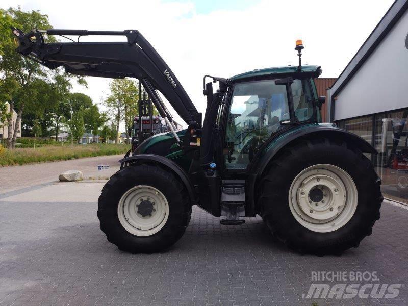 Valtra N134 A 트랙터