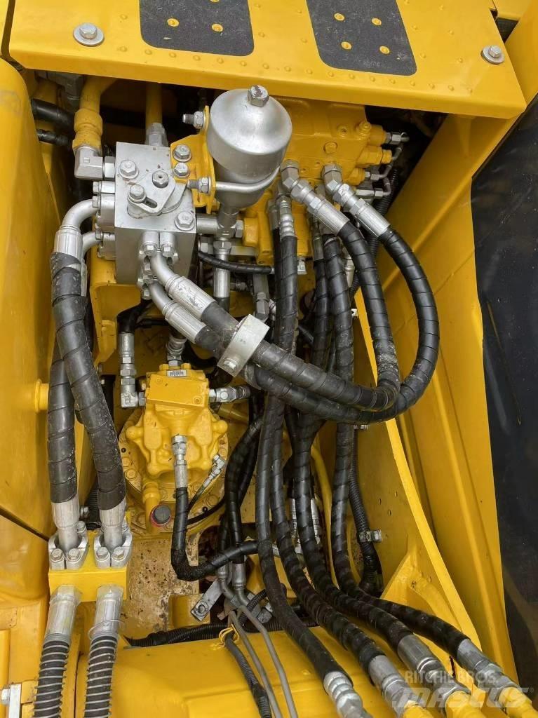 Komatsu 120-8 대형 굴삭기 29톤 이상