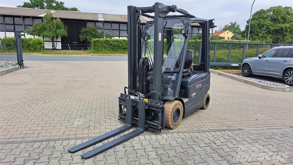 Linde E25-01 전동 지게차