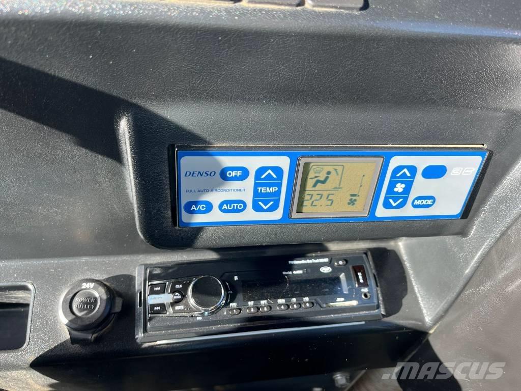 Takeuchi TB 295 W  휠 굴삭기