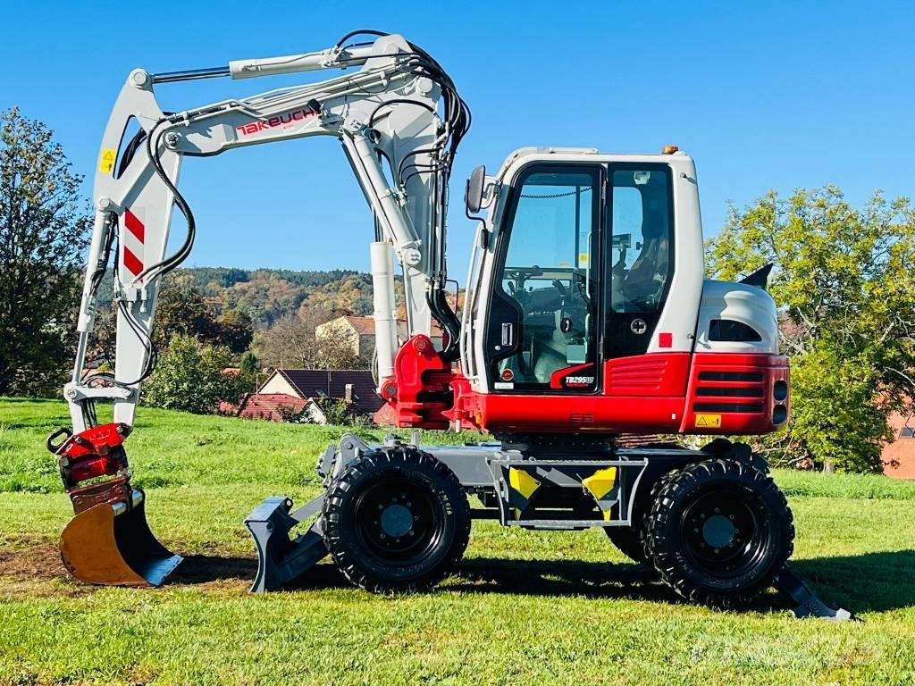 Takeuchi TB 295 W  휠 굴삭기