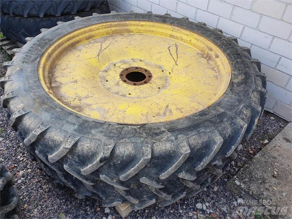 BKT 270/95R48 x2 타이어, 휠 및 림