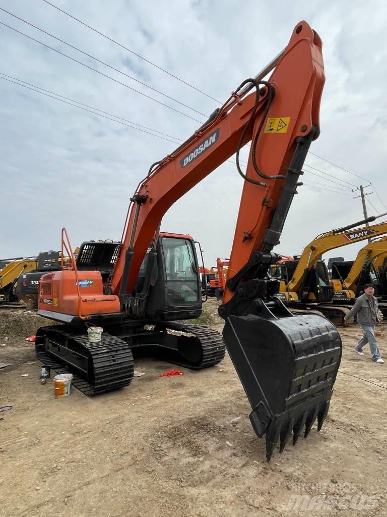 Doosan dx150 대형 굴삭기 29톤 이상