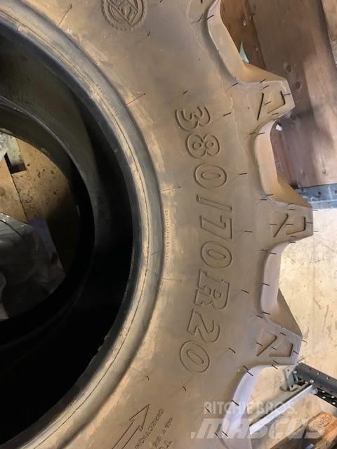 Agrimax RT765 타이어, 휠 및 림