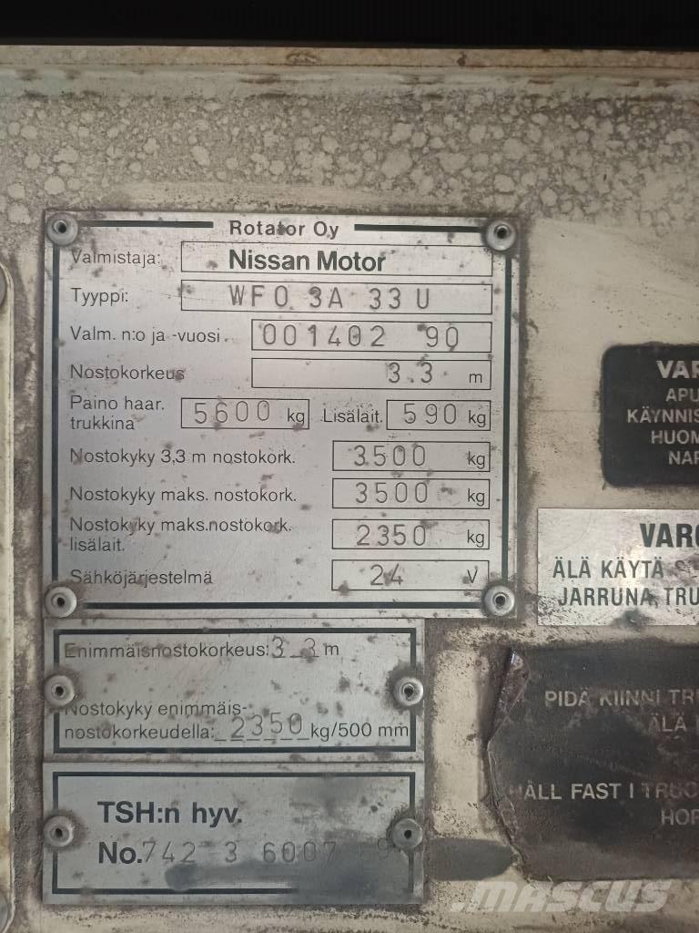 Nissan 33 U 디젤 지게차