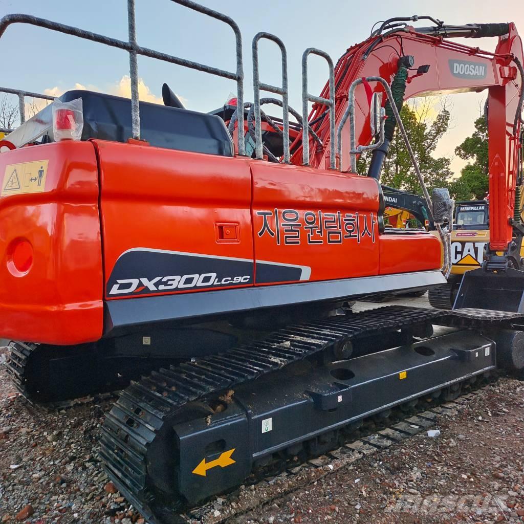 Doosan DX 300LC 대형 굴삭기 29톤 이상