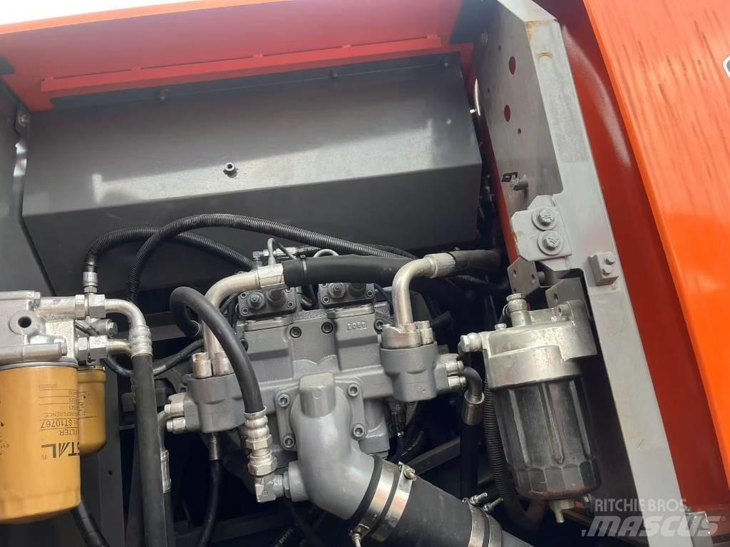 Hitachi zx200 대형 굴삭기 29톤 이상