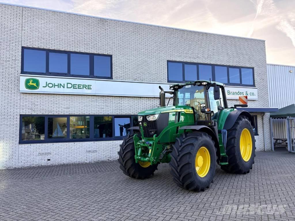 John Deere 6M200 트랙터