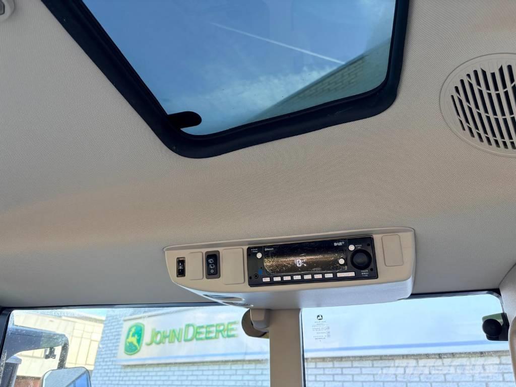 John Deere 6M200 트랙터