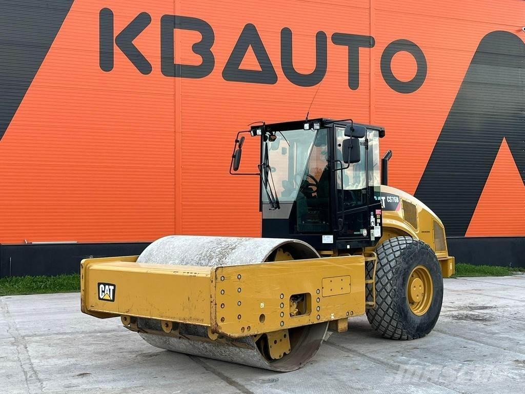 CAT CS 76 B AC 싱글 드럼 롤러