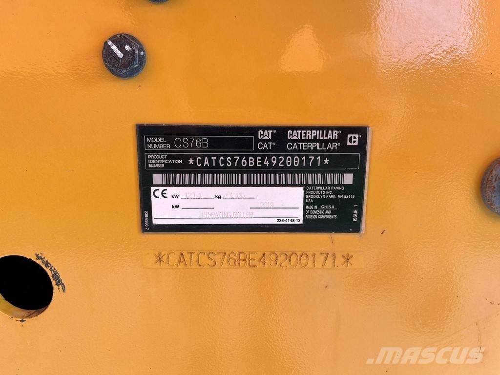 CAT CS 76 B AC 싱글 드럼 롤러
