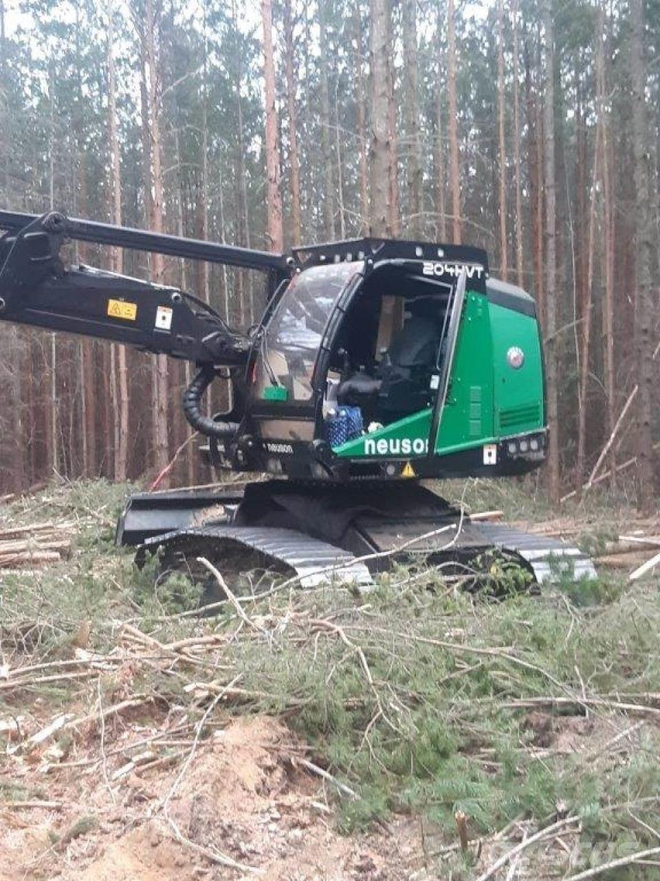 Neuson 204 HVT 원목 하베스터