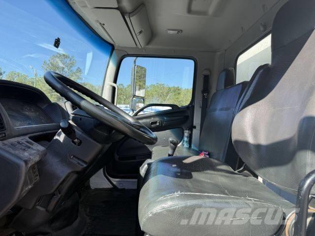 Hino 268 음료 배달 트럭