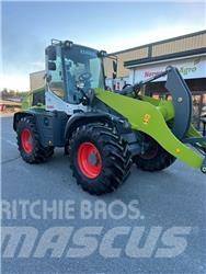 CLAAS Torion 956 프론트 로더 및 굴착기