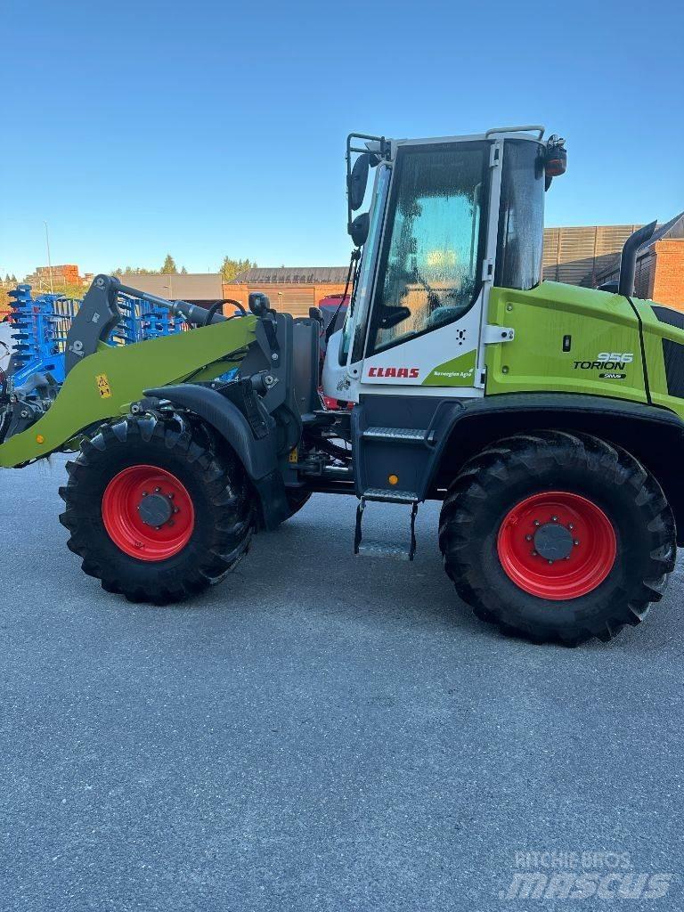 CLAAS Torion 956 프론트 로더 및 굴착기