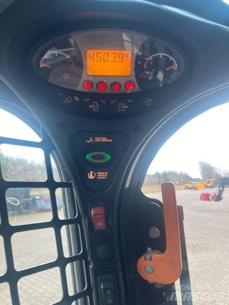 Bobcat T 650  스키드로더