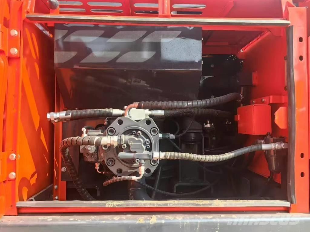 Doosan 225 LCA 대형 굴삭기 29톤 이상