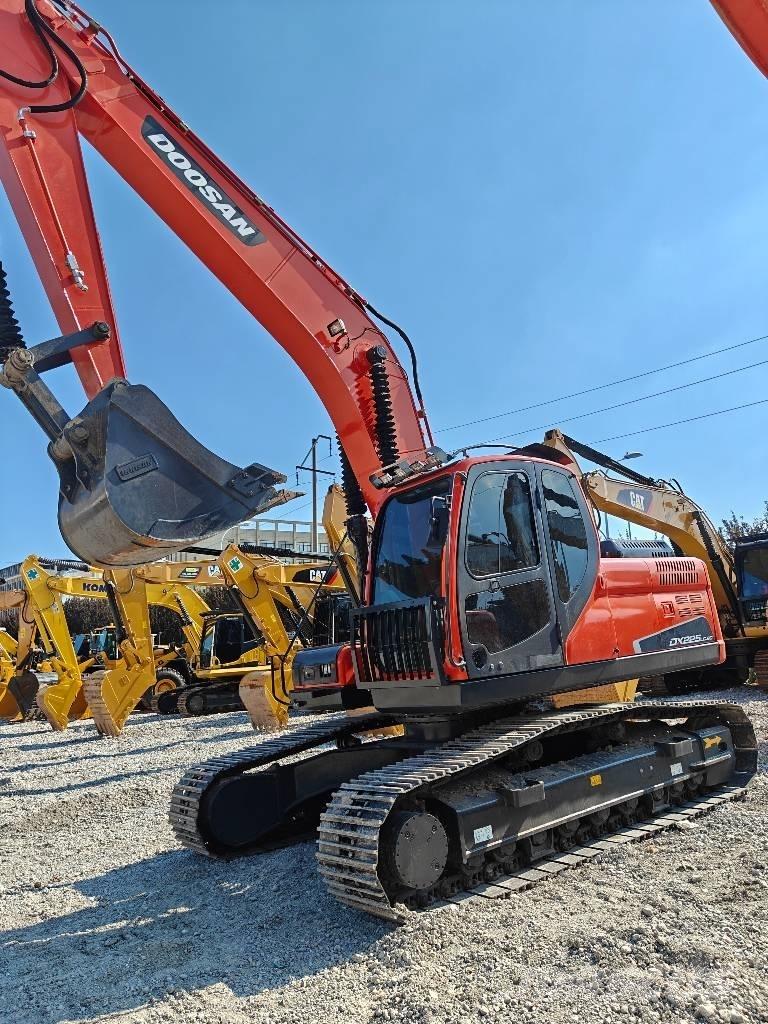 Doosan 225 LCA 대형 굴삭기 29톤 이상
