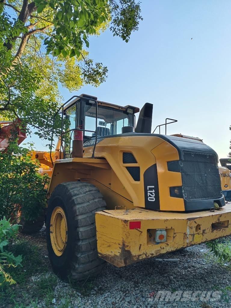 Volvo L 120  휠로우더