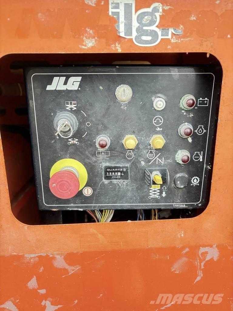 JLG 260 mrt 가위형 리프트