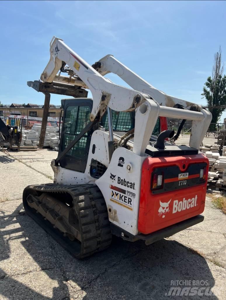 Bobcat T 770  스키드로더