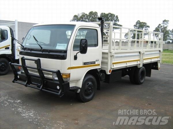 Nissan Cabstar 플랫베드/드롭사이드 트럭