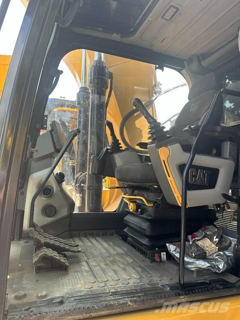 CAT CAT320GC 중형굴삭기 7톤-28톤
