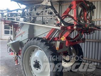 Kuhn Atlantique 3200 견인형 분무기