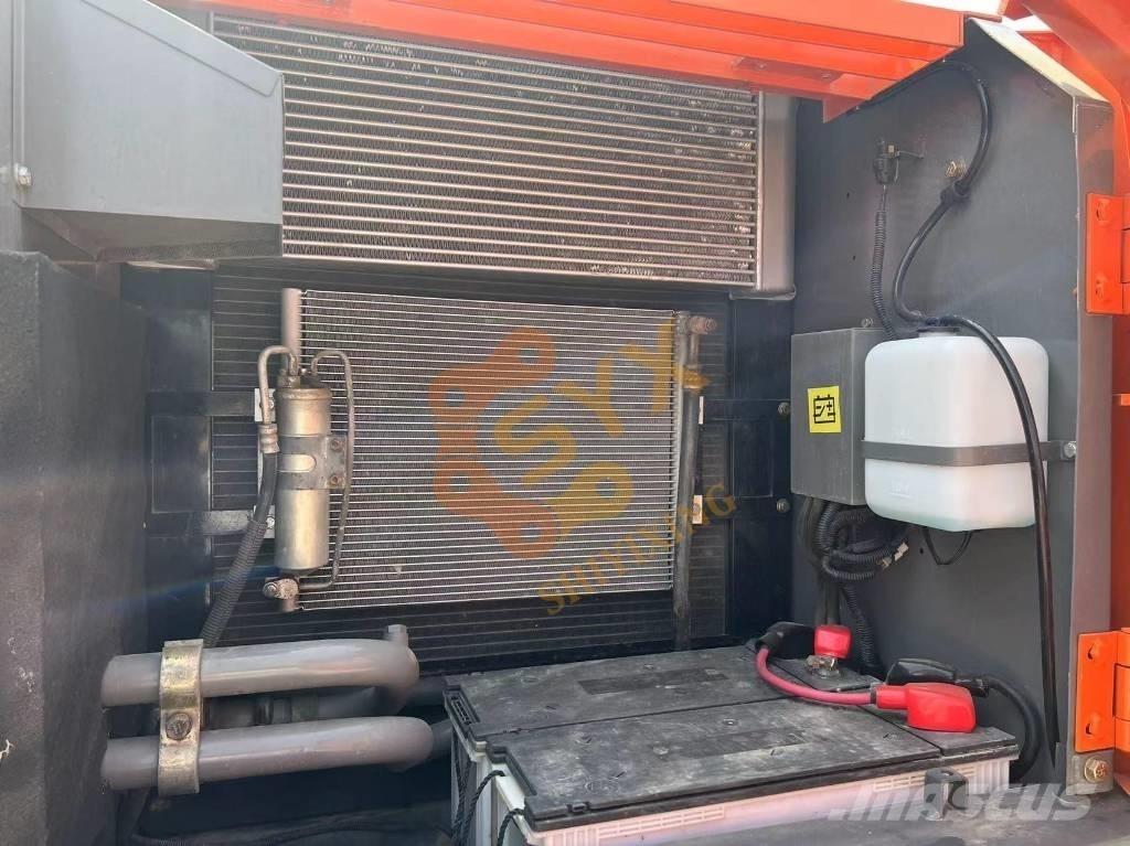 Hitachi ZX 200-3 대형 굴삭기 29톤 이상
