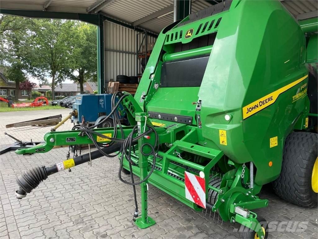 John Deere V451M 원형 곤포기