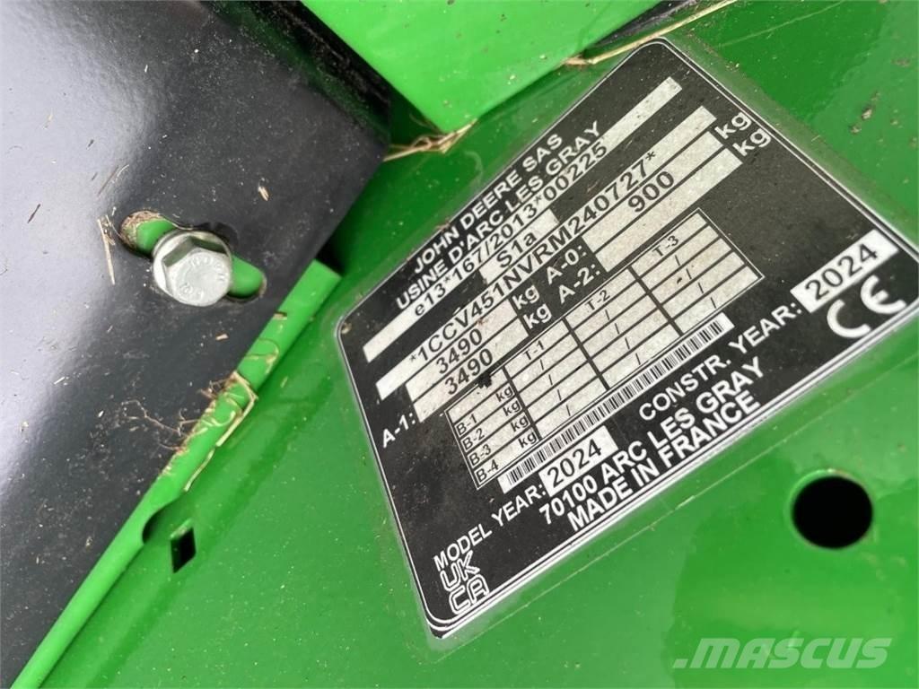 John Deere V451M 원형 곤포기