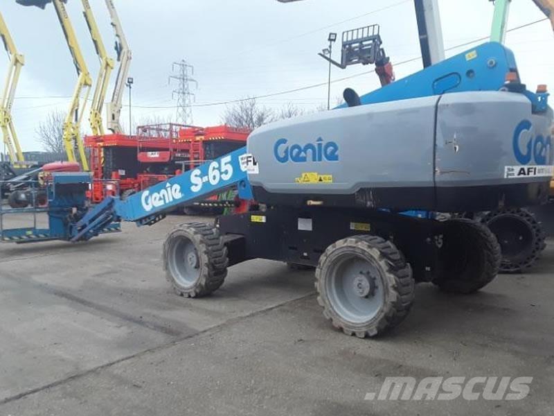 Genie S65S 견인식 전동이동 리프트