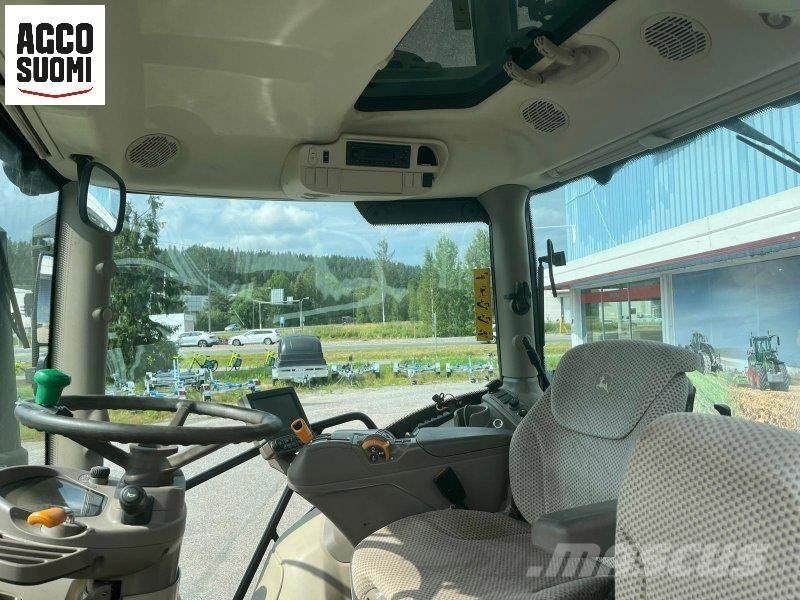 John Deere 6130 R 트랙터